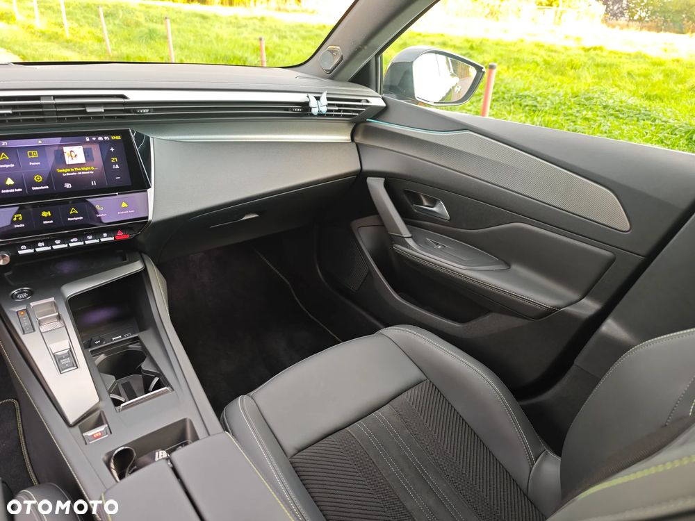 Peugeot 308 Plug-In Hybrid 225 e-EAT8 GT - 13