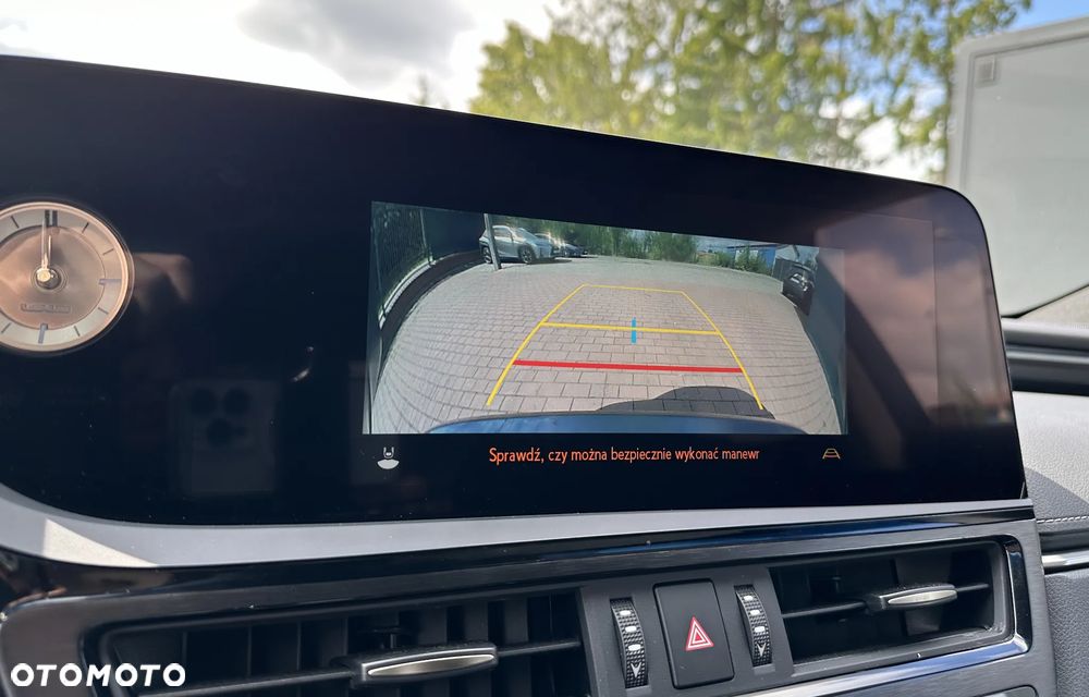 Lexus ES 300h Business Edition - 23