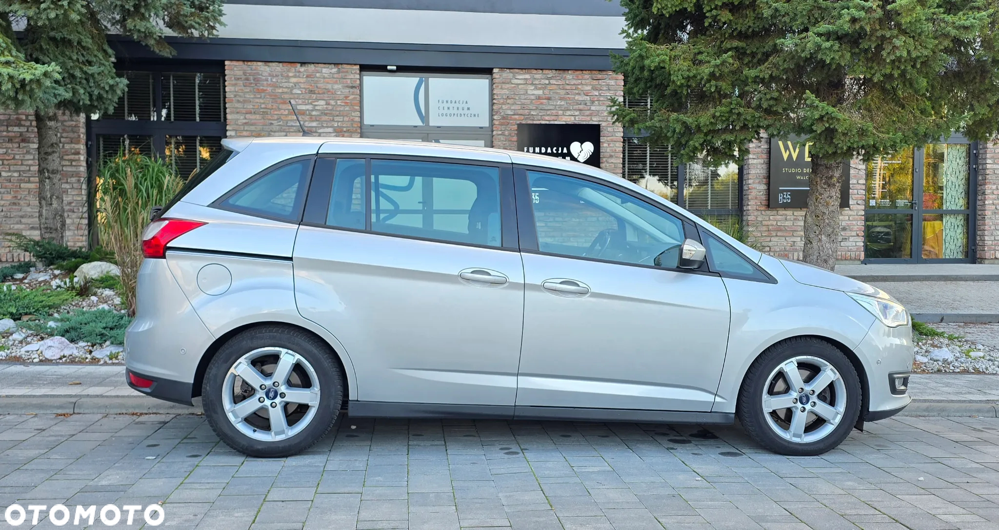 Ford Grand C-MAX - 3