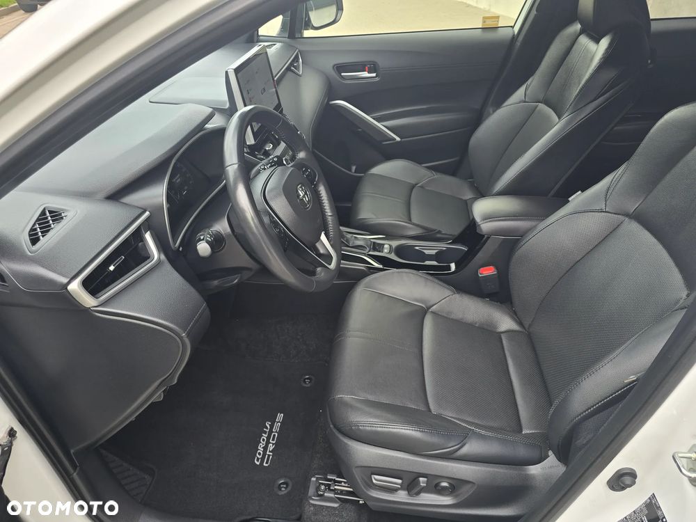 Toyota Corolla Cross 2.0 Hybrid Executive AWD - 26