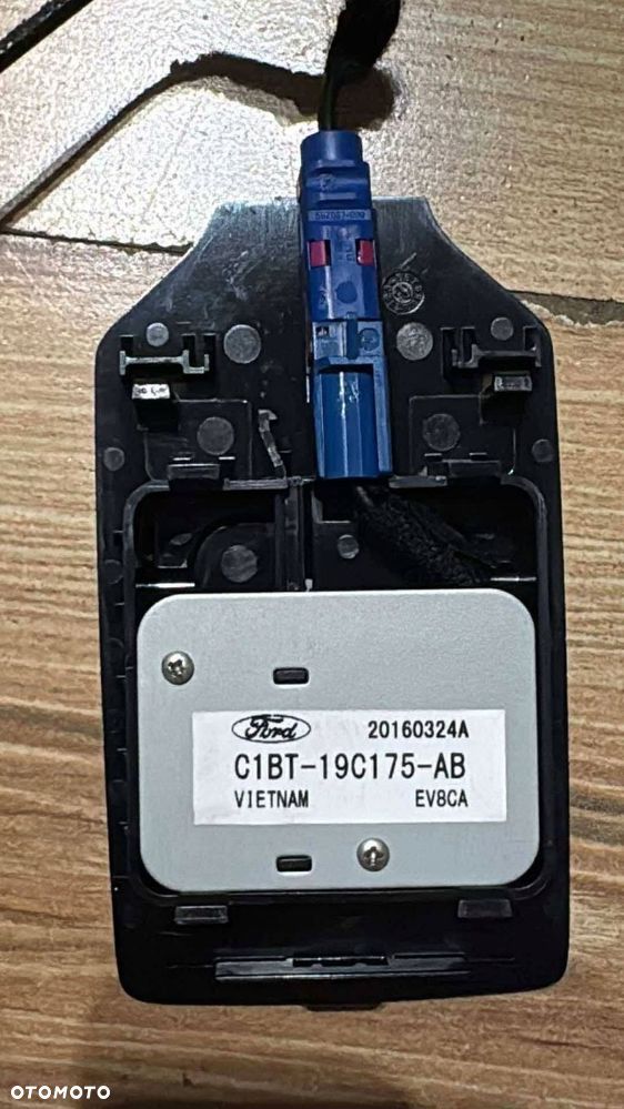antena gps ford fiesta mk7 lift - 1