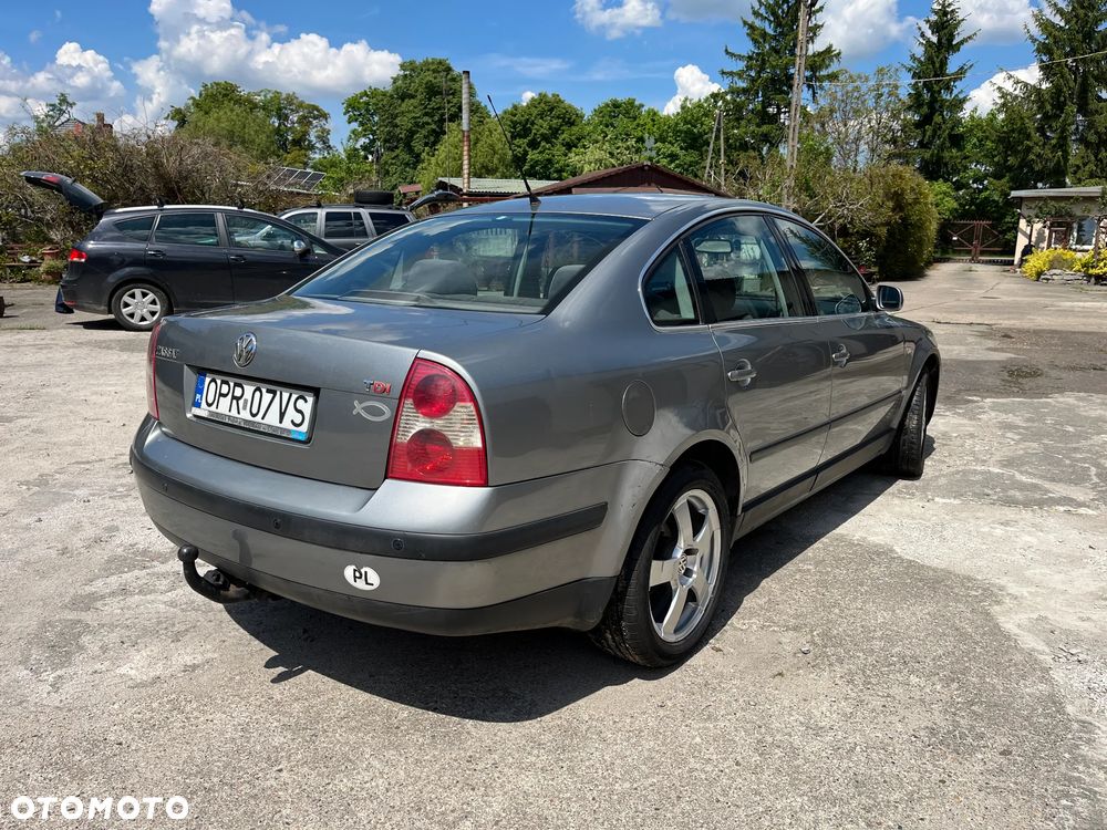 Volkswagen Passat 1.9 TDI Basis - 2