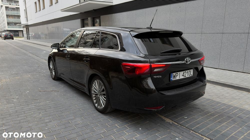 Toyota Avensis Touring Sports 1.8 Multidrive S Executive - 2