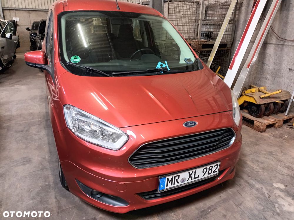 Ford Tourneo Courier - 34