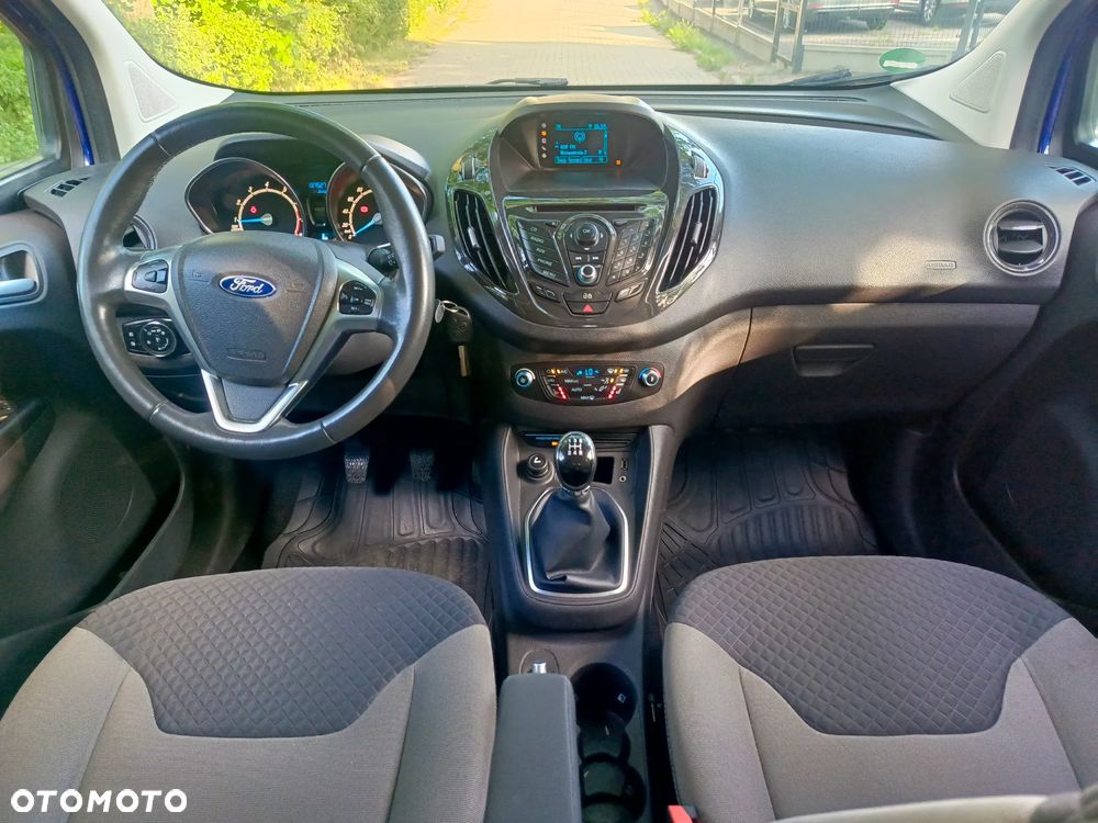 Ford Tourneo Courier 1.0 EcoBoost Titanium - 24