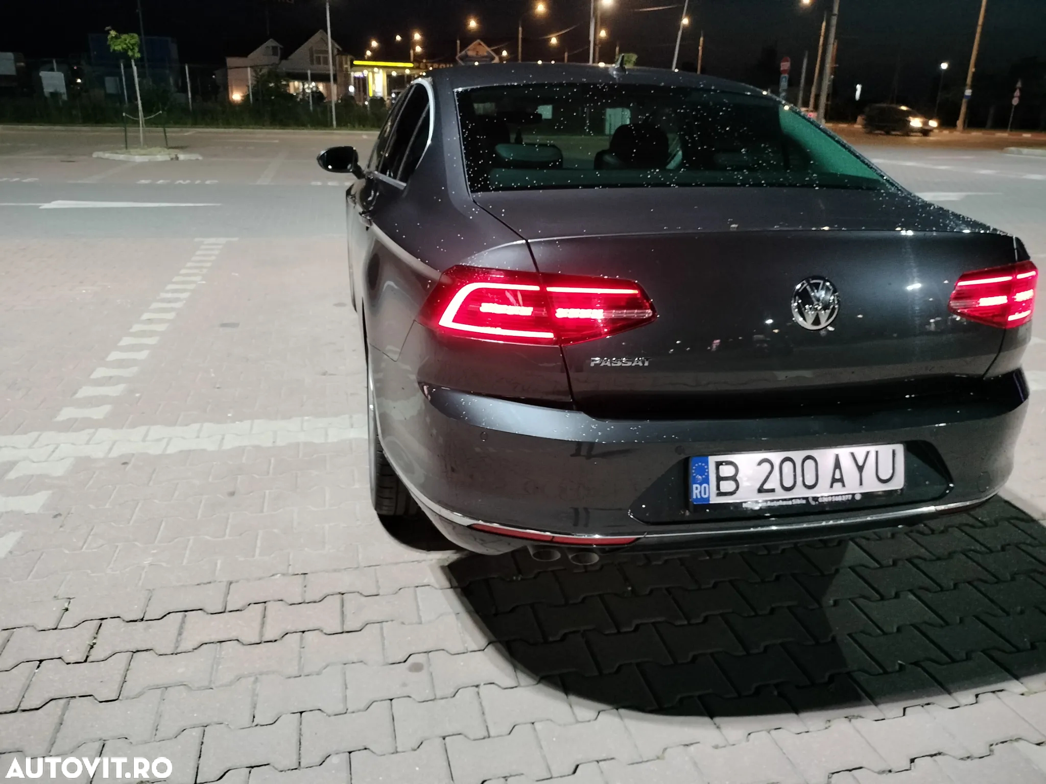 Volkswagen Passat 2.0 TDI DSG Highline - 18
