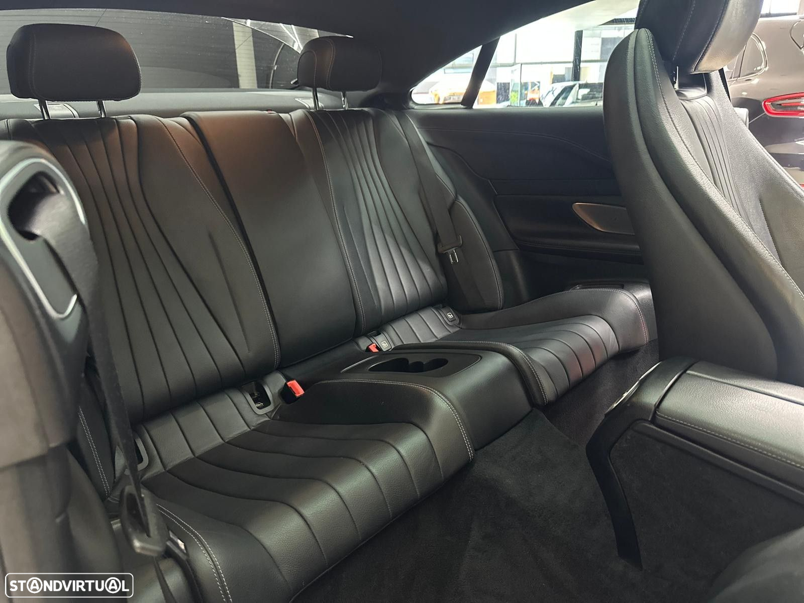 Mercedes-Benz E 220 d AMG Line - 33