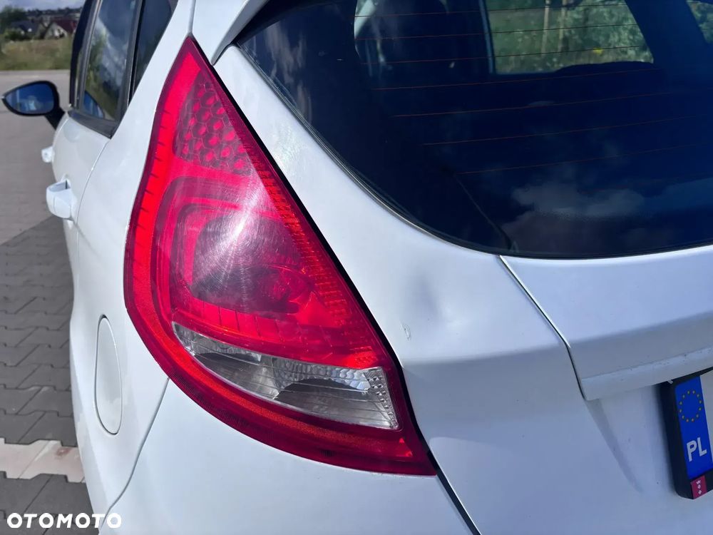 Ford Fiesta - 24