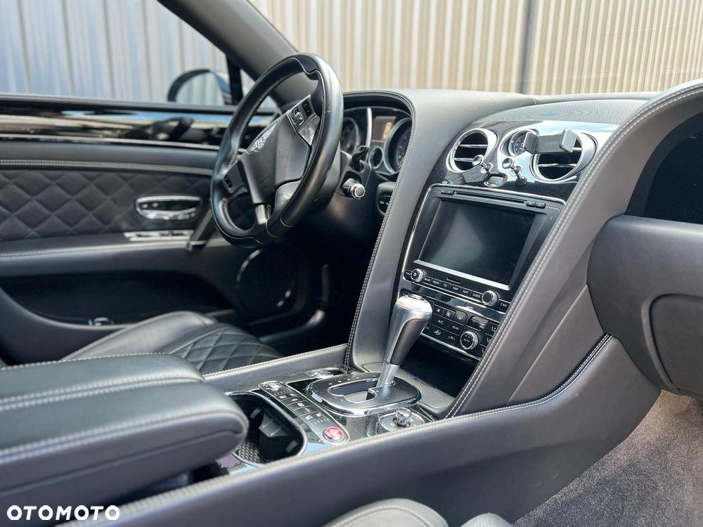Bentley Flying Spur V8 S - 18