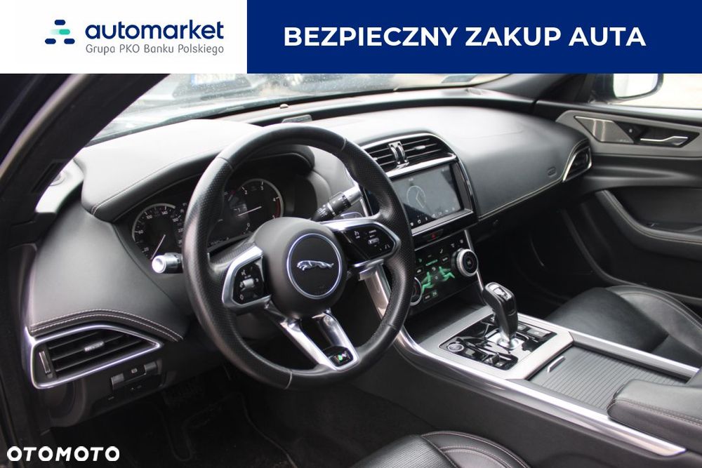 Jaguar XE 2.0 D180 AWD R-Dynamic S - 12