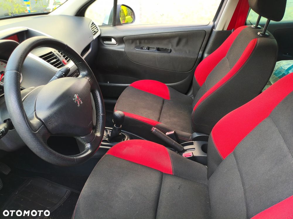 Peugeot 207 - 6