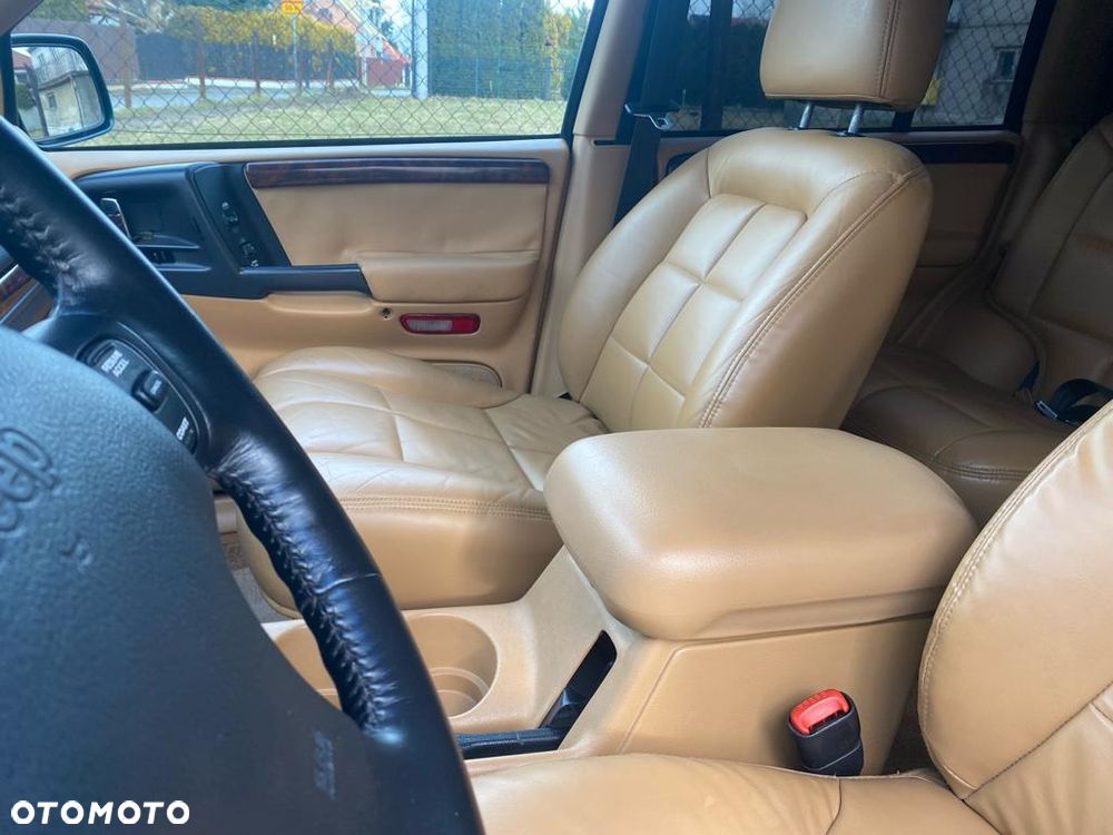 Jeep Grand Cherokee - 8