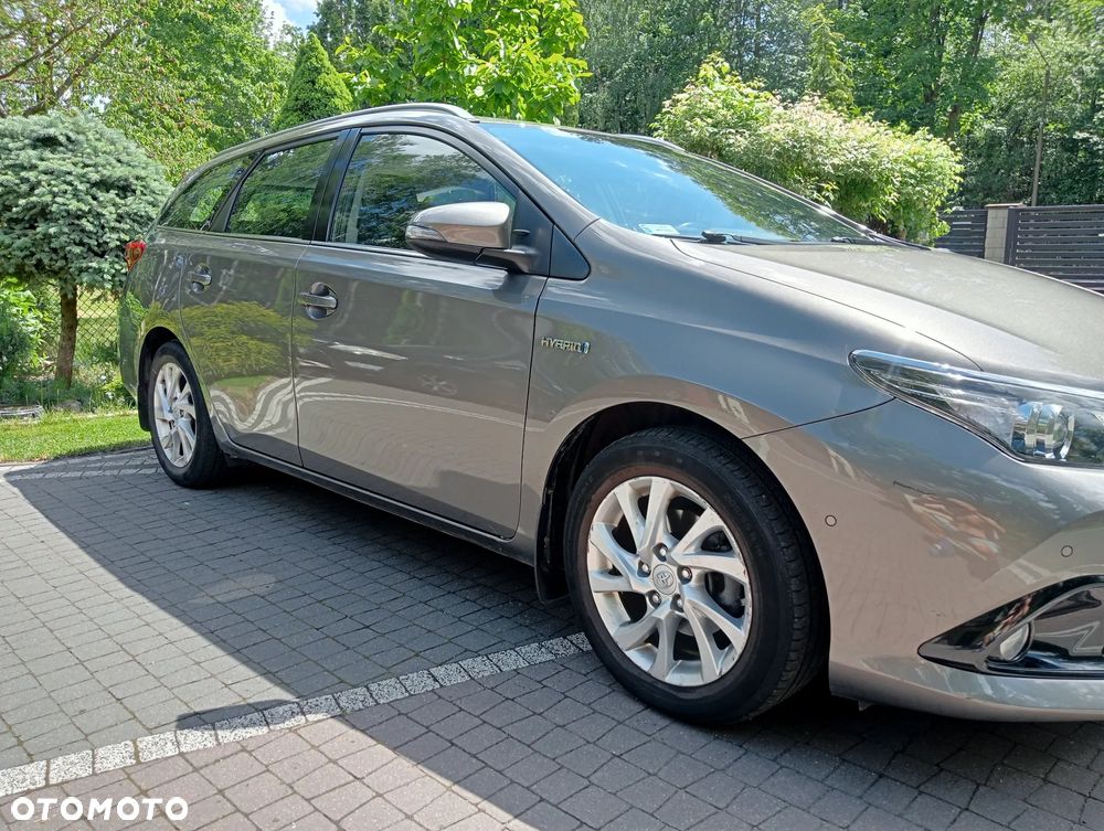 Toyota Auris Hybrid 135 Premium - 3