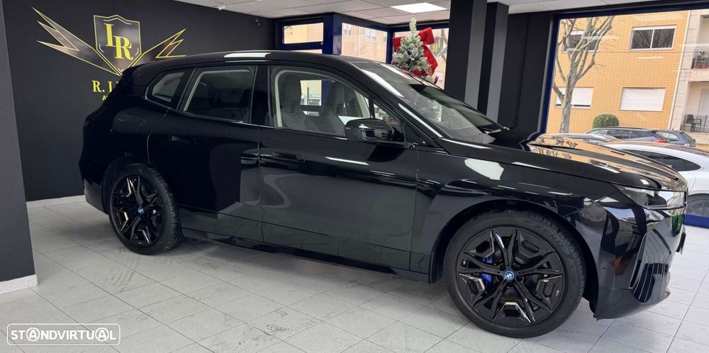 BMW iX xDrive 40 Pack Desportivo - 3