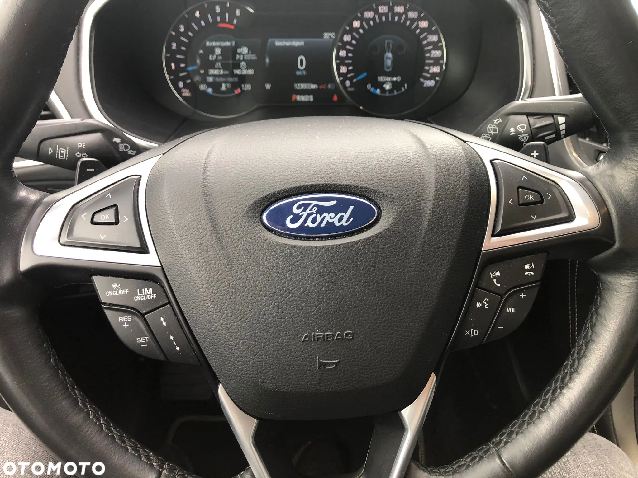 Ford S-Max 2.0 EcoBlue VIGNALE - 26
