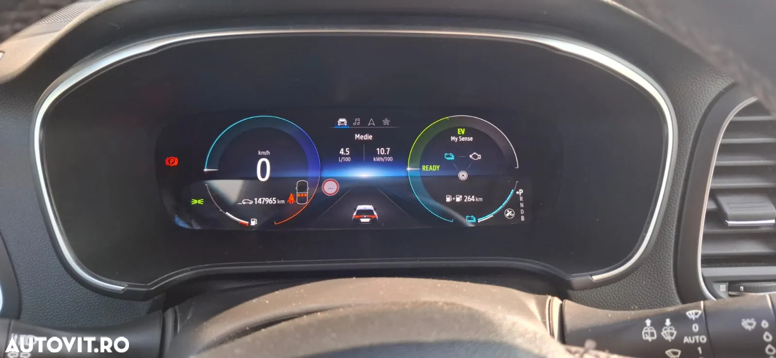 Renault Megane Grandtour E-TECH Plug-in 160 BUSINESS EDITION - 6