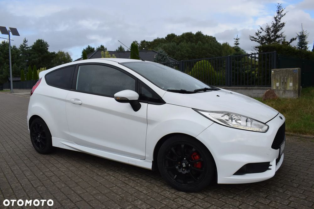 Ford Fiesta 1.6 EcoBoost mit Leder-Sport-Paket ST - 3