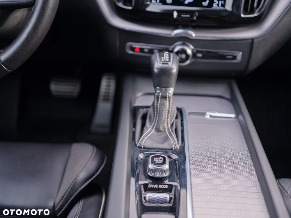 Volvo XC 60 D4 Geartronic RDesign - 22