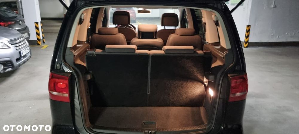 Volkswagen Touran - 15