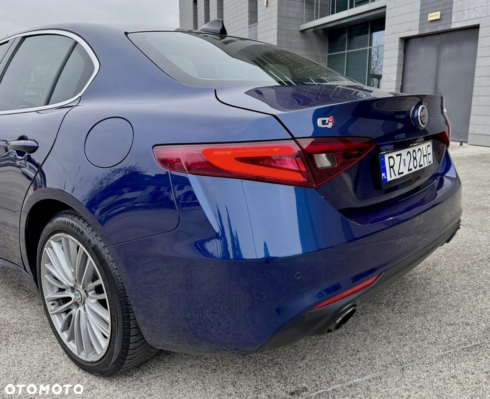 Alfa Romeo Giulia 2.0 Turbo 16V AT8-Q4 Veloce Ti - 11