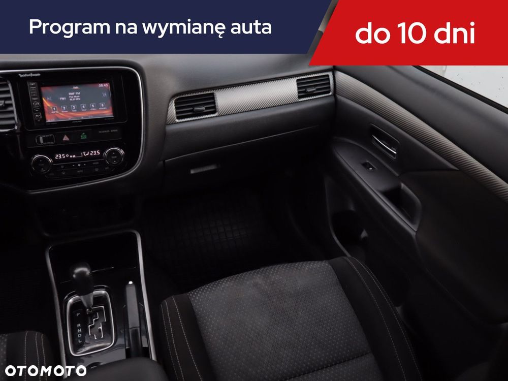 Mitsubishi Outlander - 10