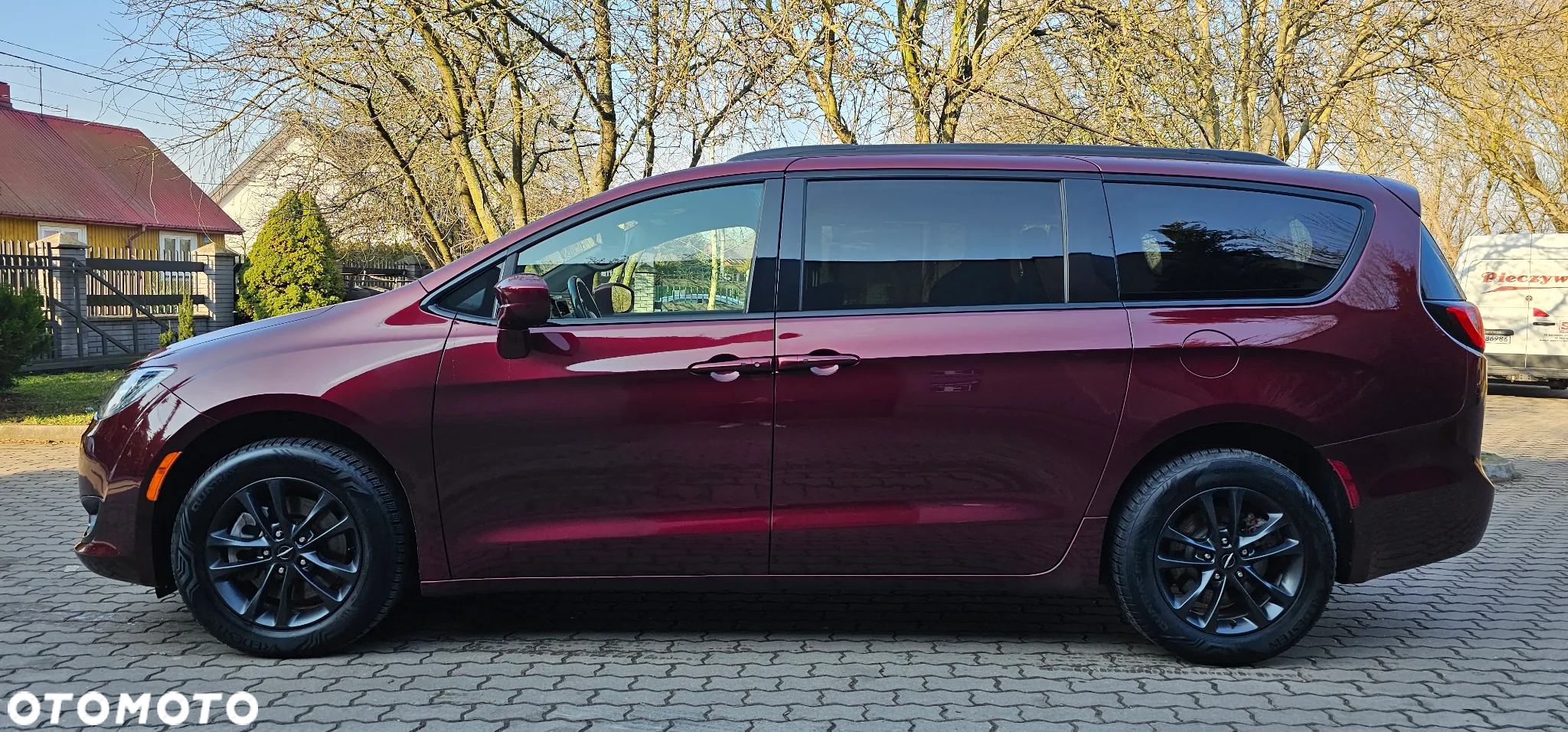 Chrysler Pacifica - 4