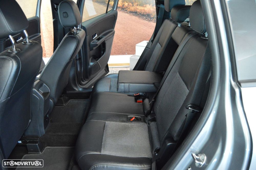 Mercedes-Benz GLB 180 - 19