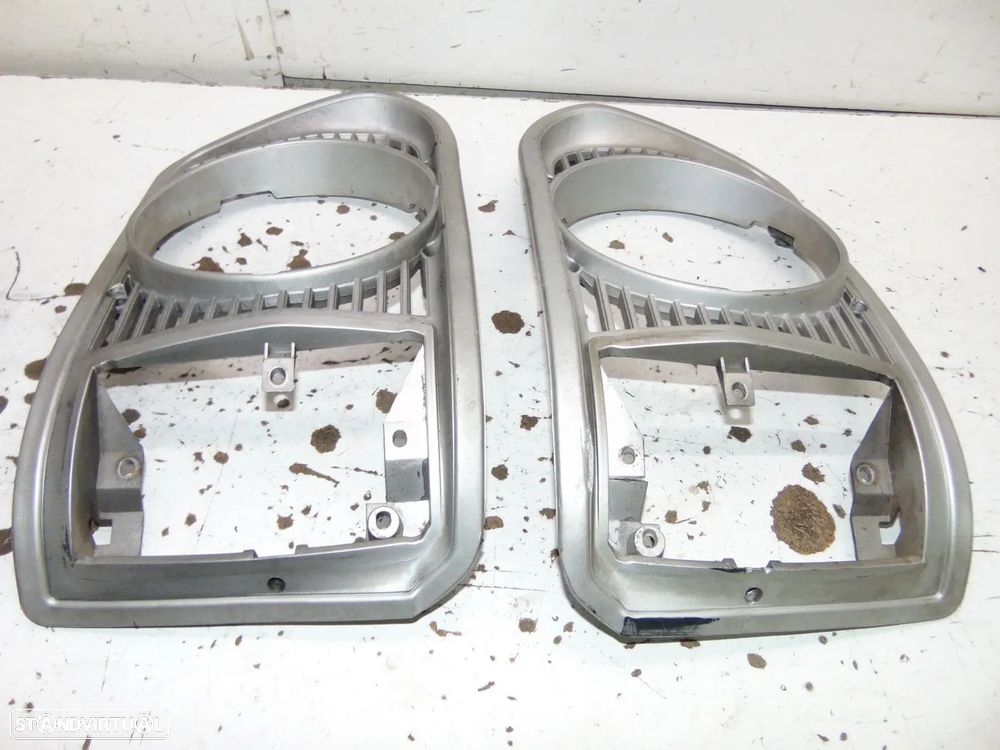 Toyota Hiace aros farol - 9