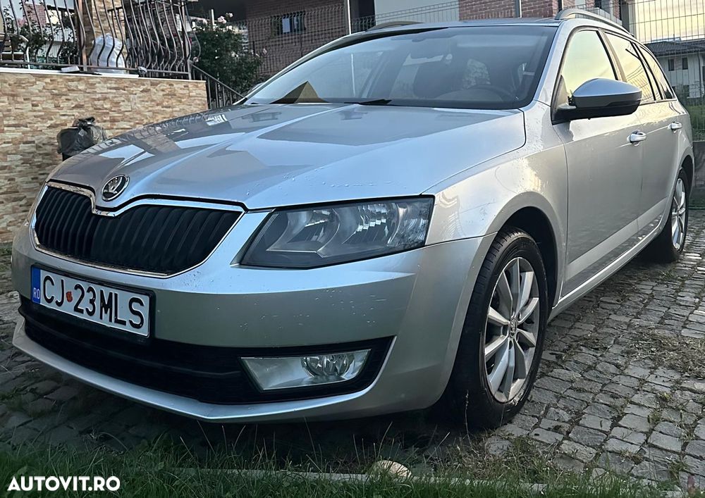 Skoda Octavia 1.6 TDI AMBITION DSG - 2