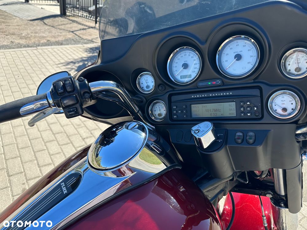 Harley-Davidson Touring Street Glide - 15