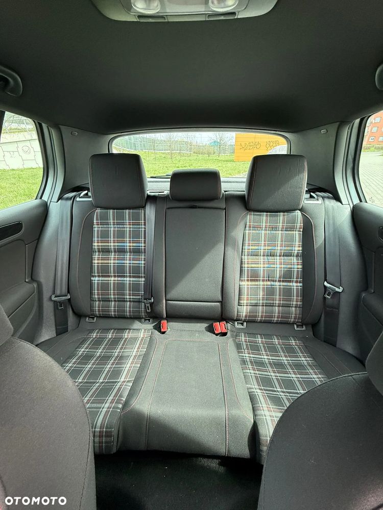 Volkswagen Golf 2.0 GTI - 15