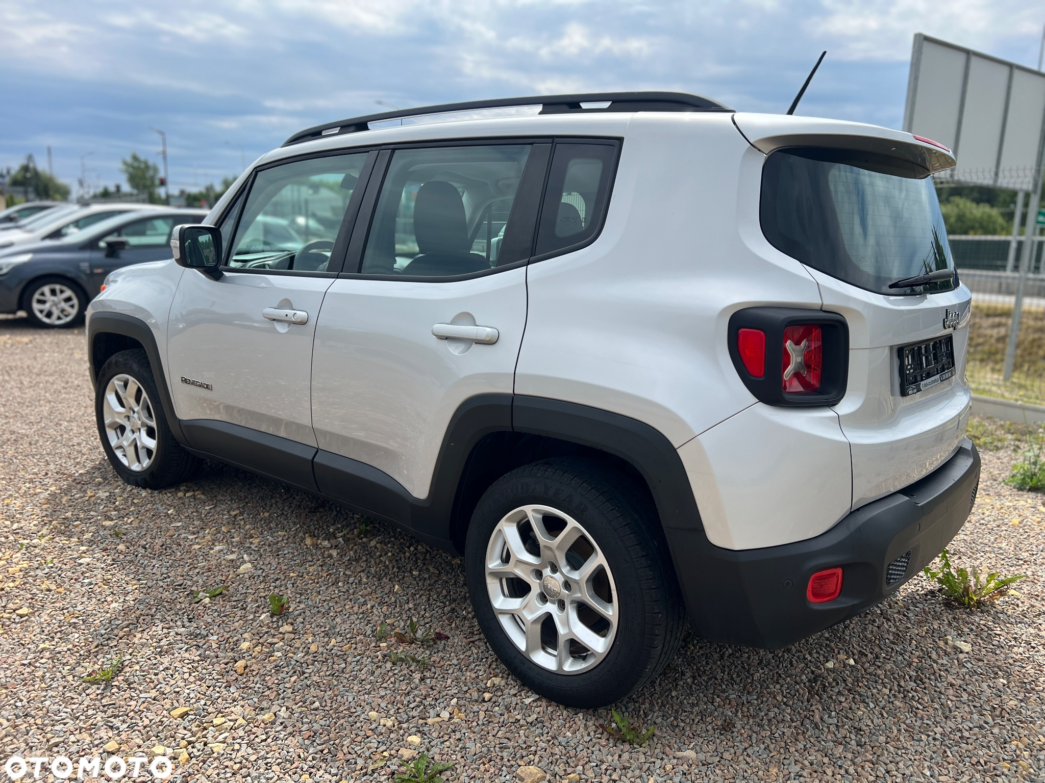 Jeep Renegade 1.4 MultiAir Longitude - 11