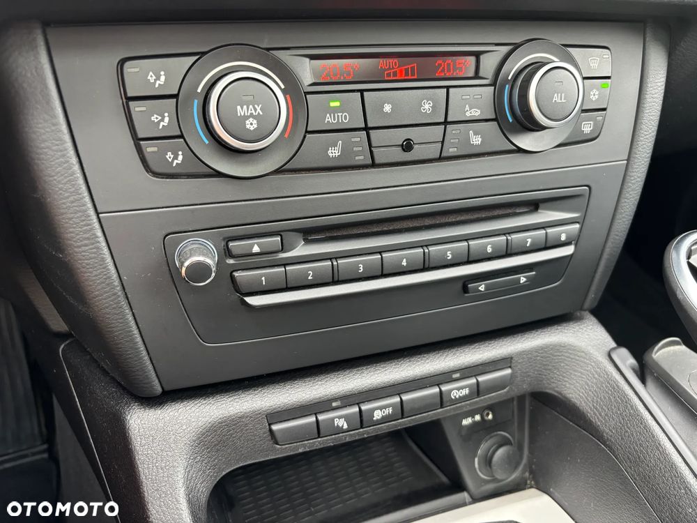 BMW X1 sDrive18d xLine - 26