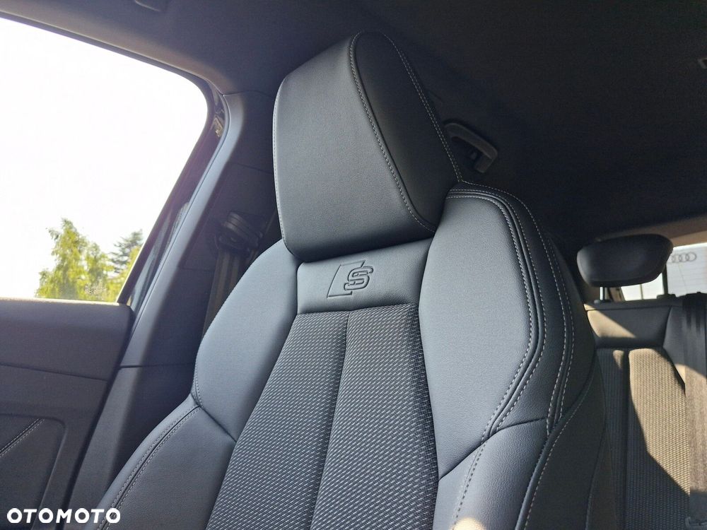 Audi Q4 e-tron - 15