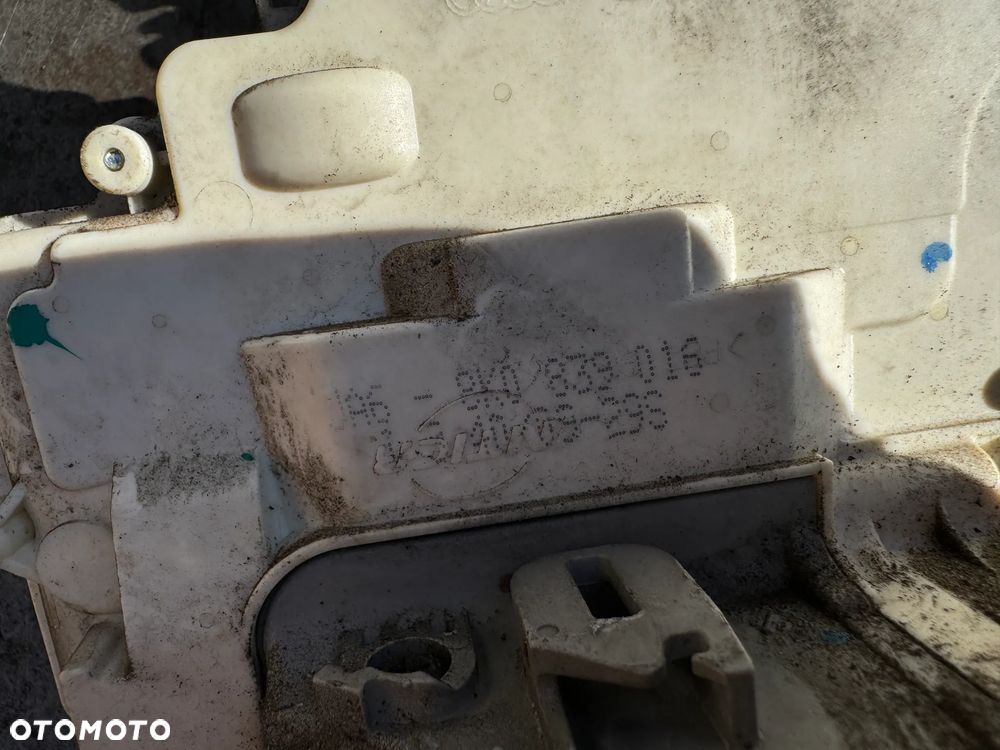 Zamek drzwi Audi A4 B8 prawy tył 8K0839016 OE - 3