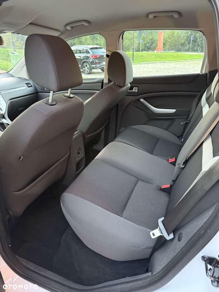 Ford Kuga 2.0 TDCi 2x4 Trend - 9