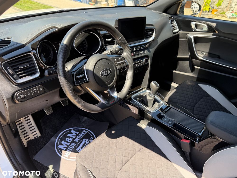 Kia ProCeed 1.4 T-GDI OPF GT LINE - 25