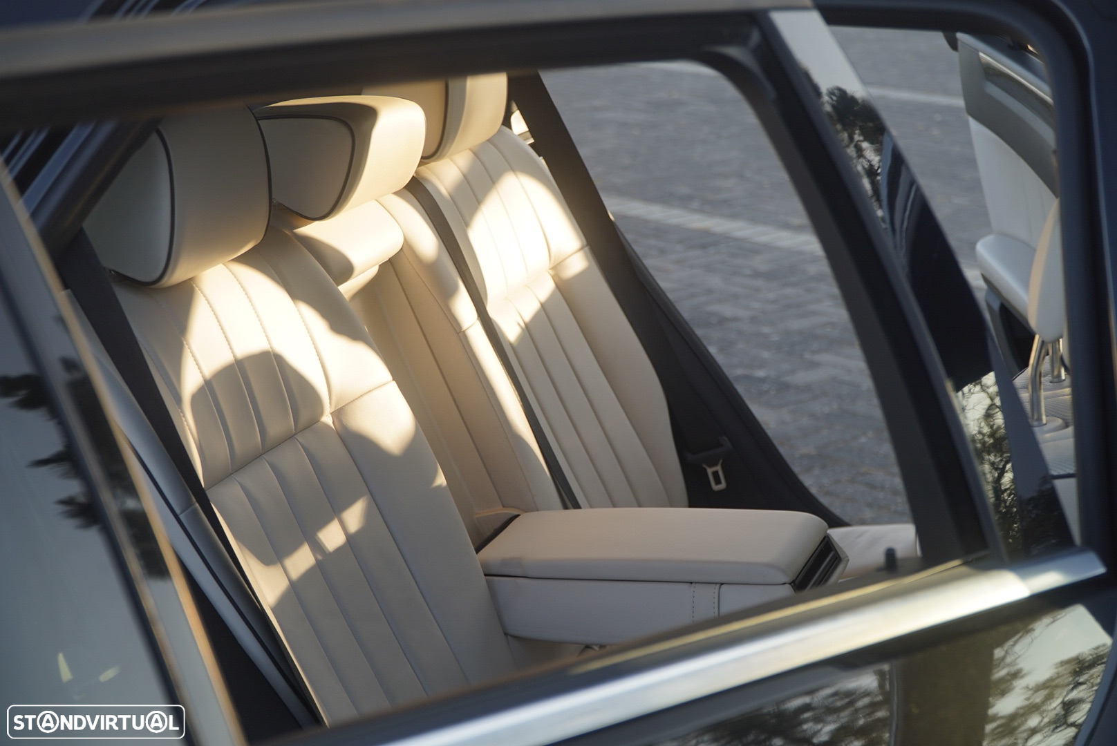 Mercedes-Benz E 300 Bluetec Hybrid Avantgarde - 43