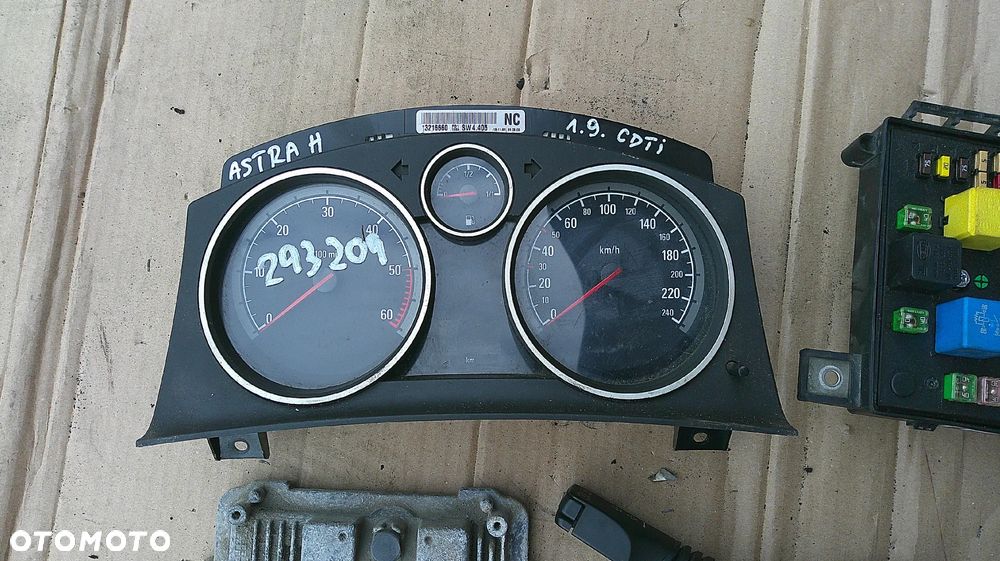 OPEL ASTRA H 1.9 IMMO ZESTAW STARTOWY 55198054 - 2