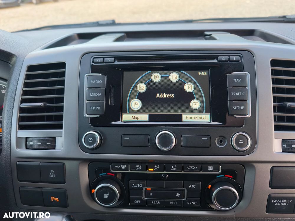 Volkswagen Caravelle - 27