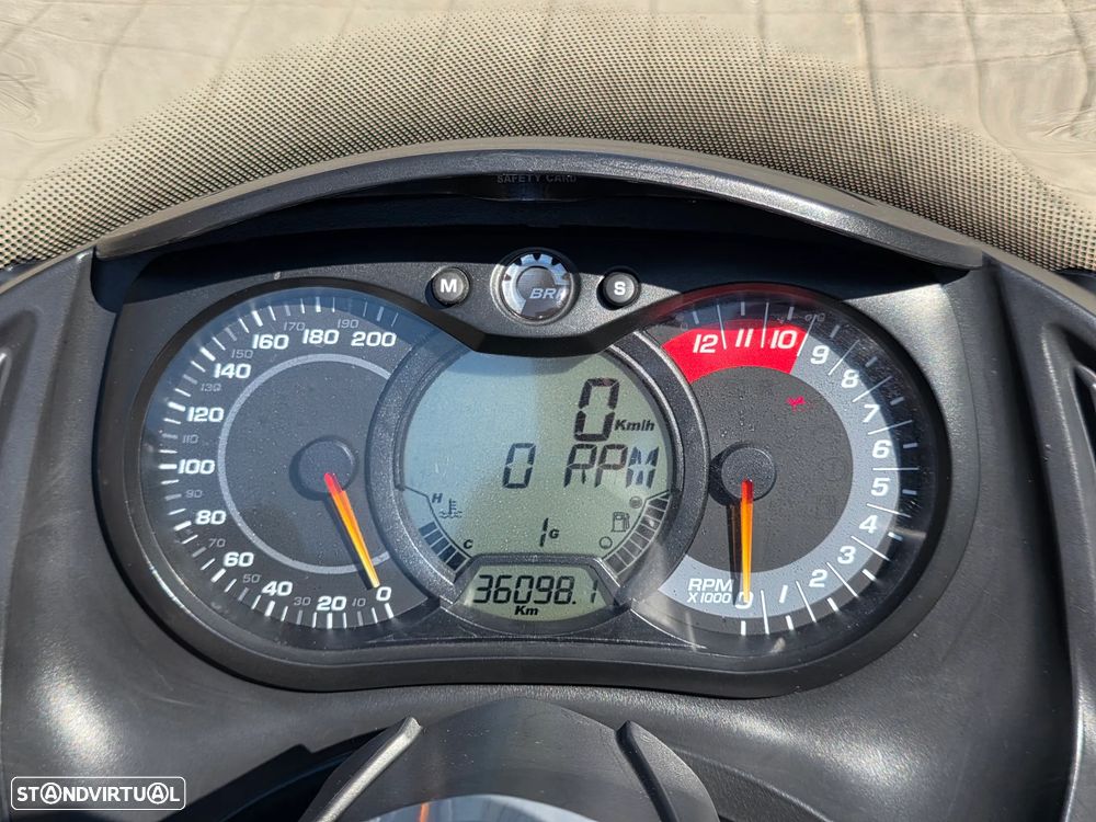 Bombardier CAN AM SPYDER - 9