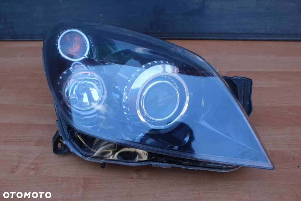 LAMPA PRAWA PRZEDNIA PRAWY PRZÓD XENON OPEL ASTRA H EUROPA !!!SUPER STAN!!! 100% SPRAWNA ORYGINALNA