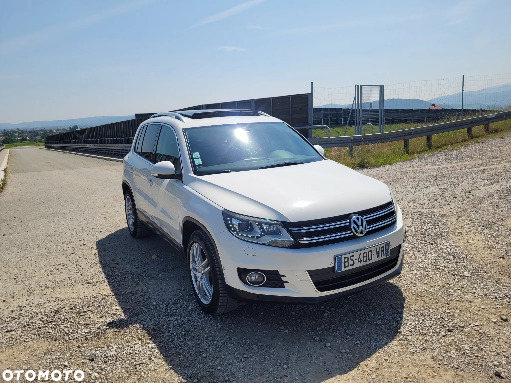 Volkswagen Tiguan 2.0 TDI DPF BlueMotion Technology Exclusive - 4