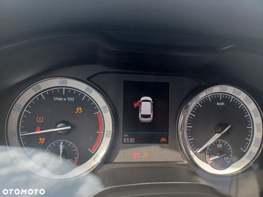 Skoda Karoq 1.0 TSI GPF 4x2 Ambition - 9