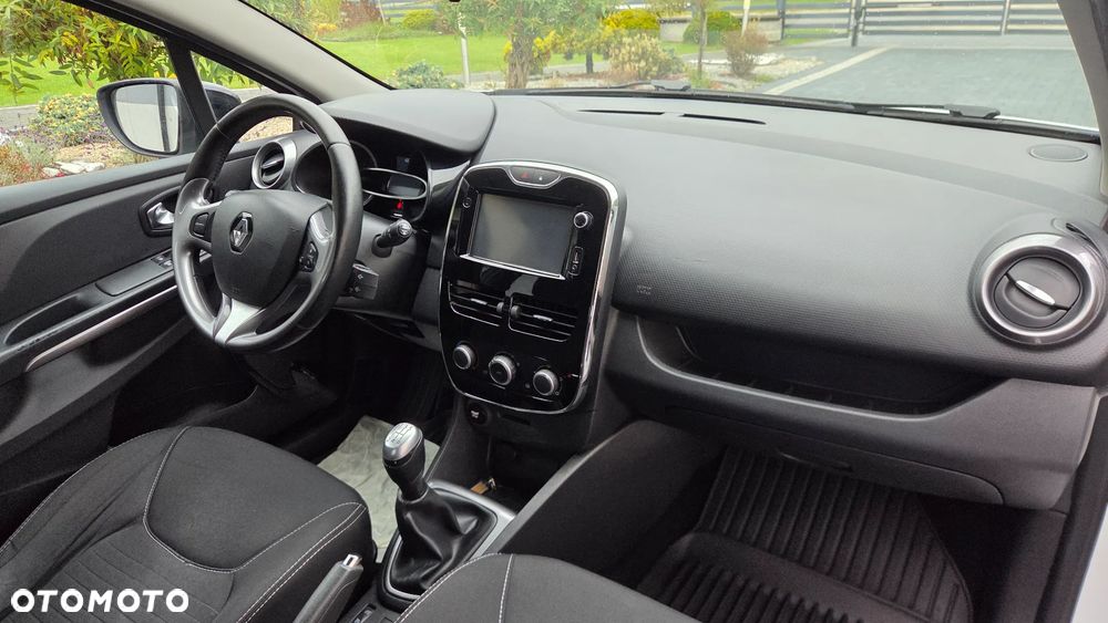 Renault Clio 1.2 16V 75 Night and Day - 13