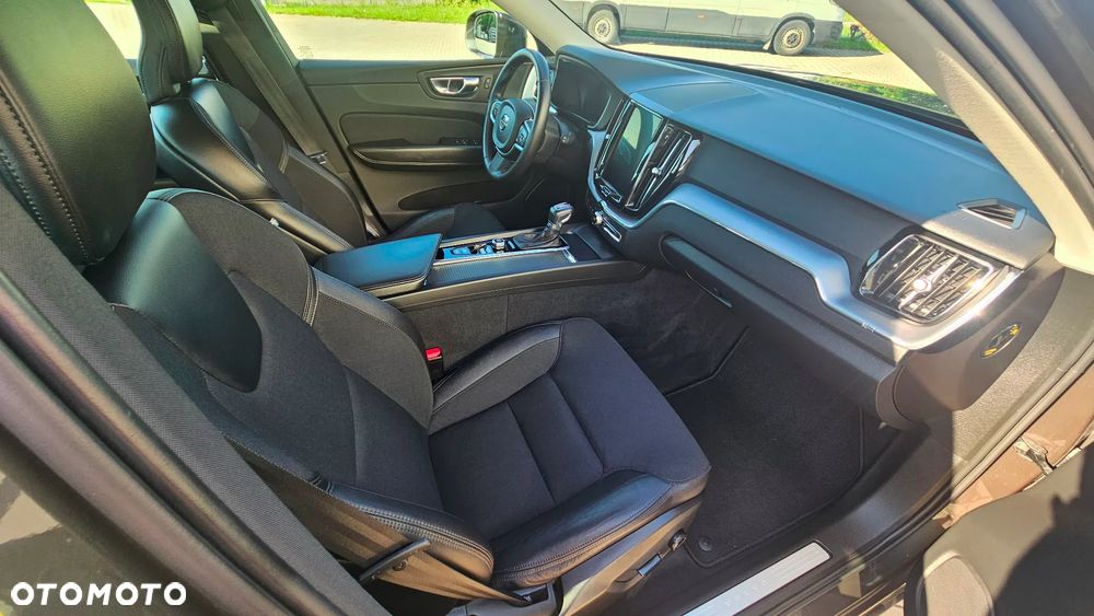 Volvo XC 60 T5 GPF AWD Momentum - 22
