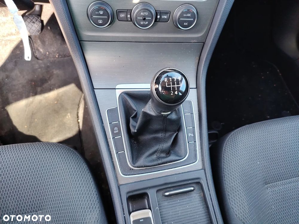 Volkswagen Golf - 18