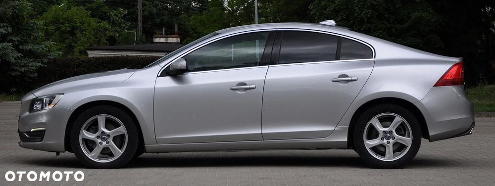 Volvo S60 D4 R-Design Summum - 4