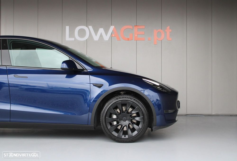 Tesla Model Y Long Range Dual Motor AWD - 5