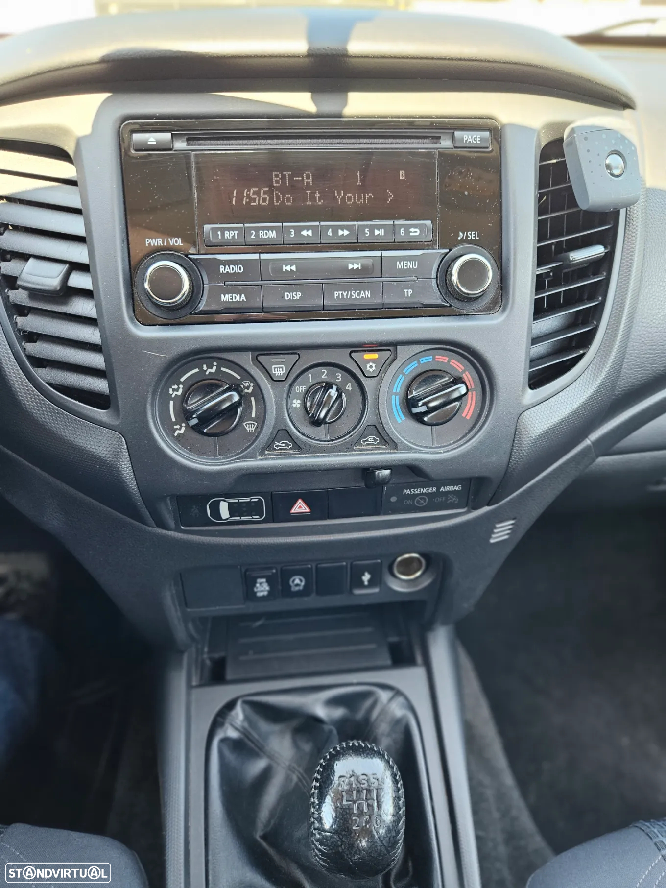 Mitsubishi L200 2.3 DI-D CD Invite 4WD - 12